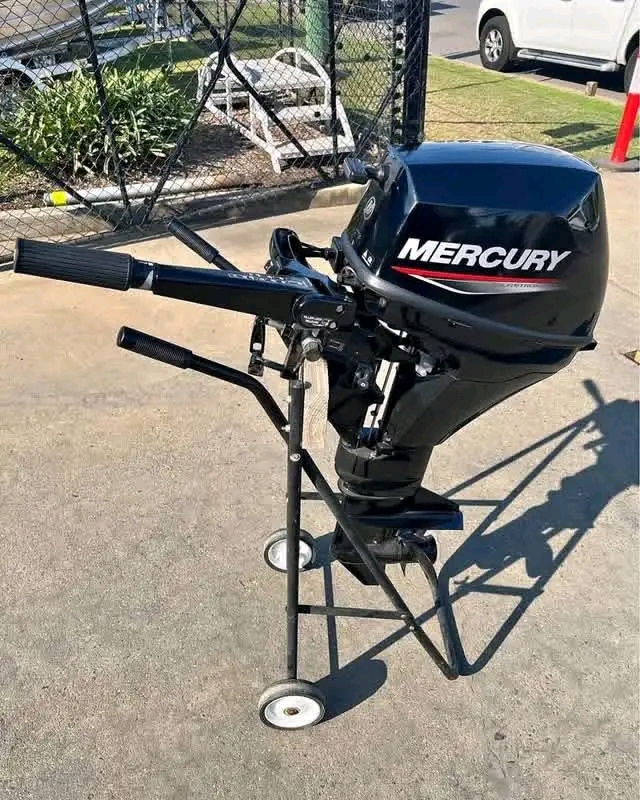 Mercury 8HP 4 Stroke Outboard Motor - Image 7